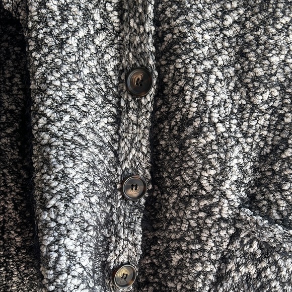 POL Chunky Oversized Cozy Black and White Knit Cardigan - Picture 2 of 9